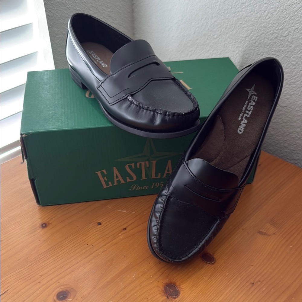 Eastland Women's Black Loafers